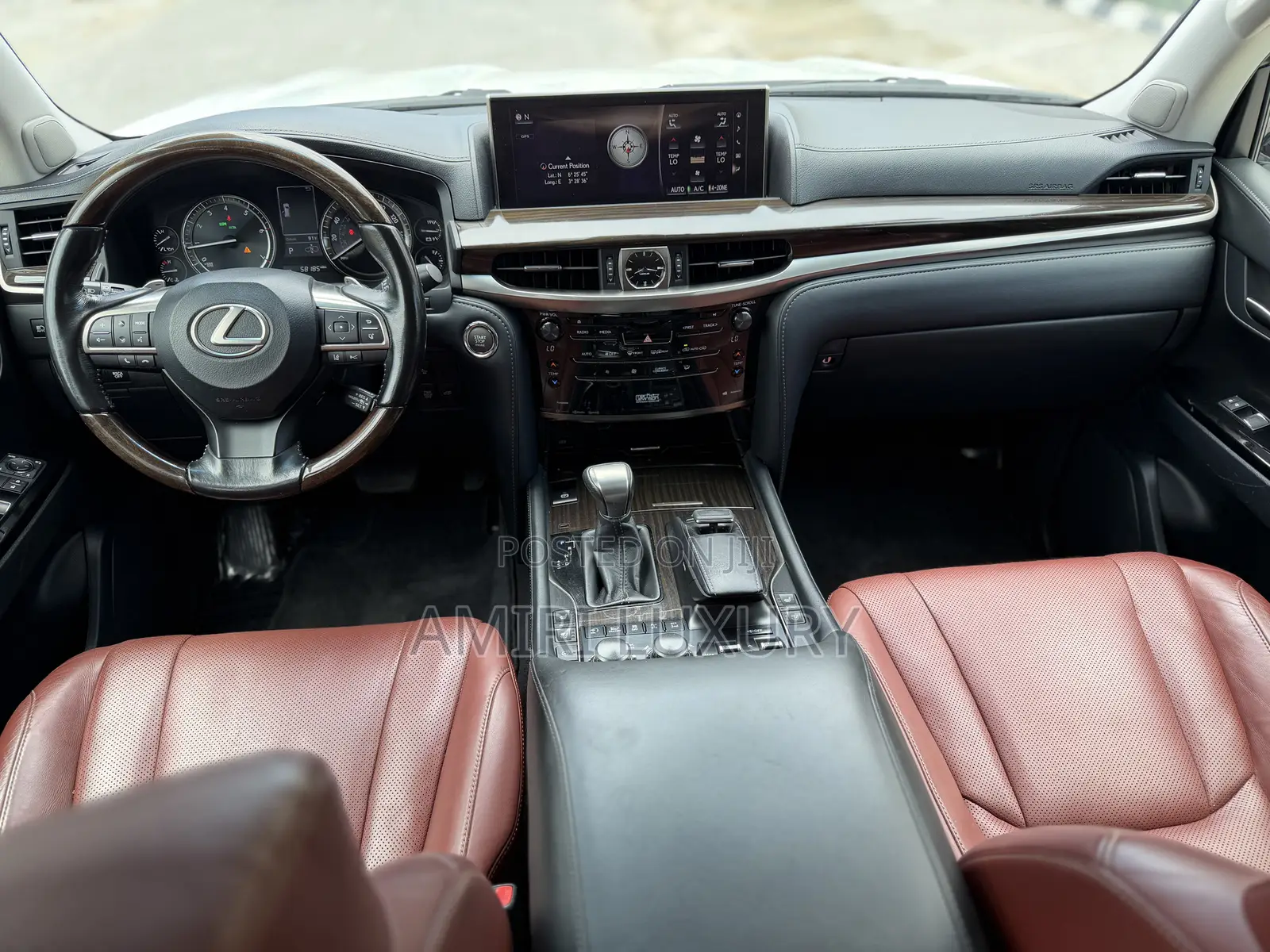 Lexus LX 570 AWD 2016 White