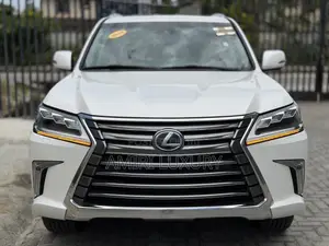 Lexus LX 570 AWD 2016 White