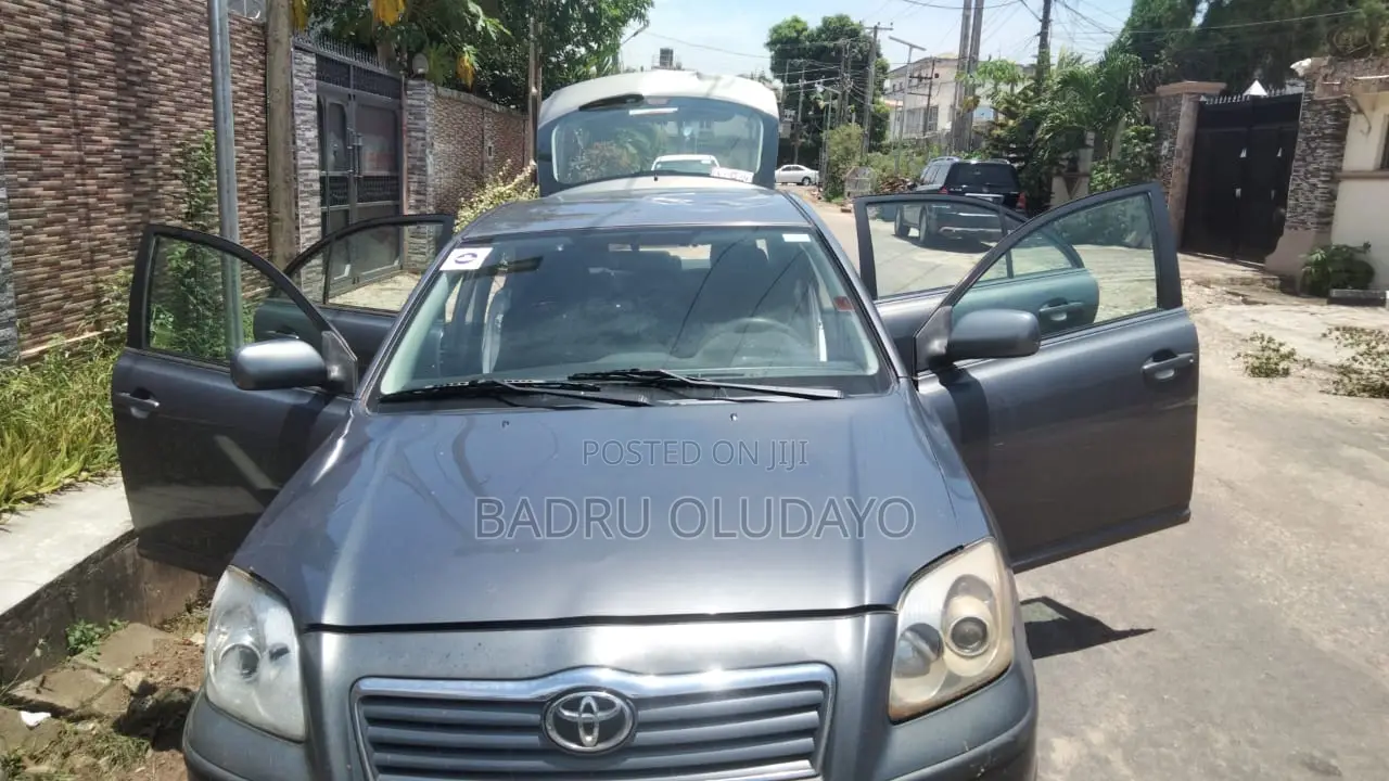 Toyota Avensis 2007 Silver