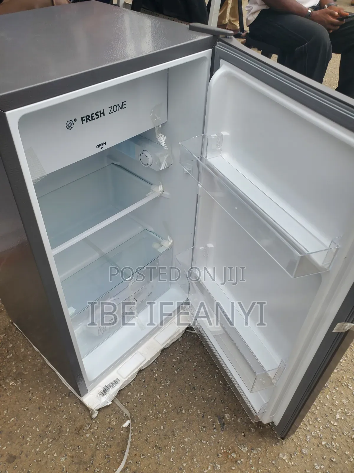Hisense 90l Fridge