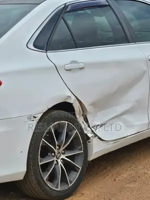 Toyota Camry XSE 4dr Sedan (2.5L 4cyl 6A) 2015 White