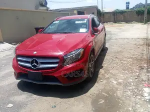 Mercedes-Benz GLA 250 2015 Red