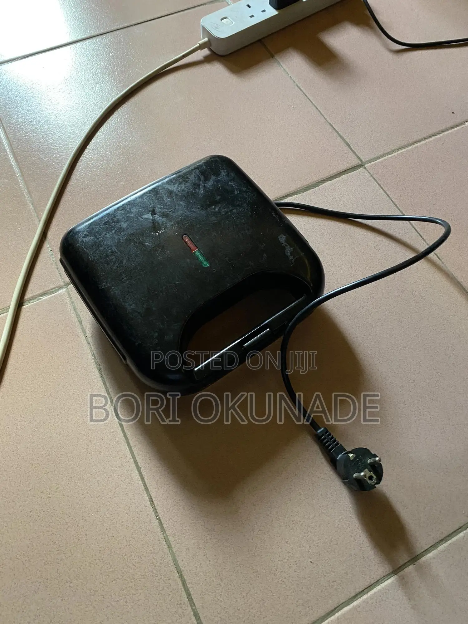 Electric Sandwich Maker – Works Perfectly