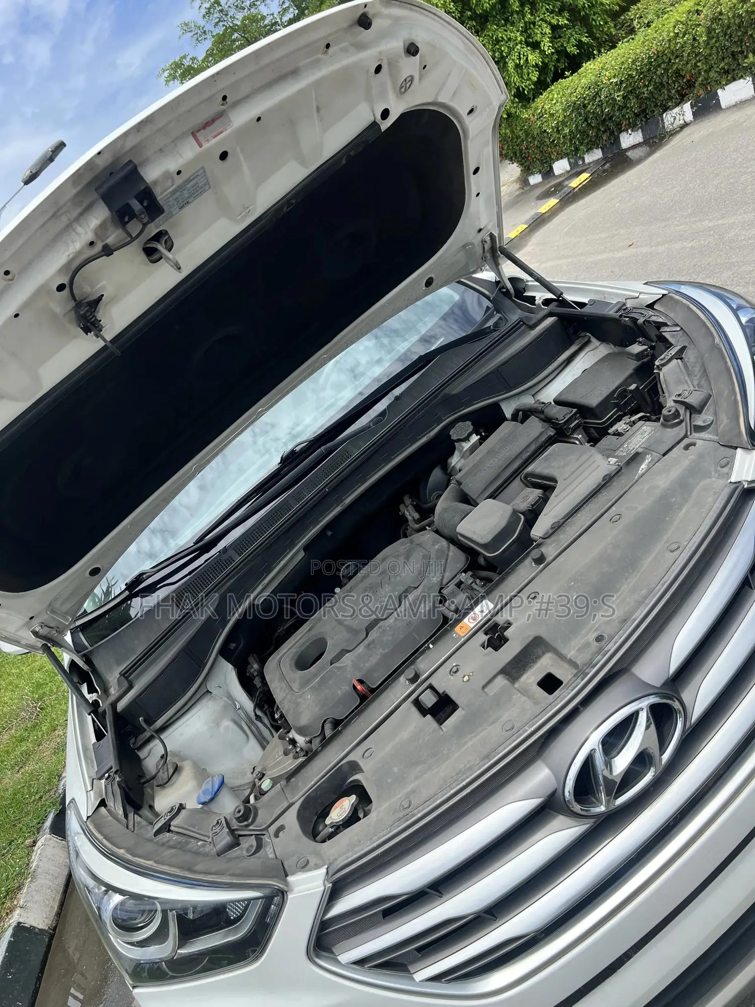 Hyundai Santa Fe SE AWD 2018 White