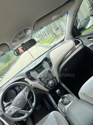 Hyundai Santa Fe SE AWD 2018 White