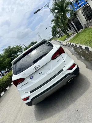Hyundai Santa Fe SE AWD 2018 White