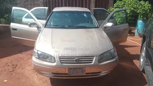 Toyota Camry 2002 Gold