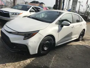 Toyota Corolla LE 2022 White