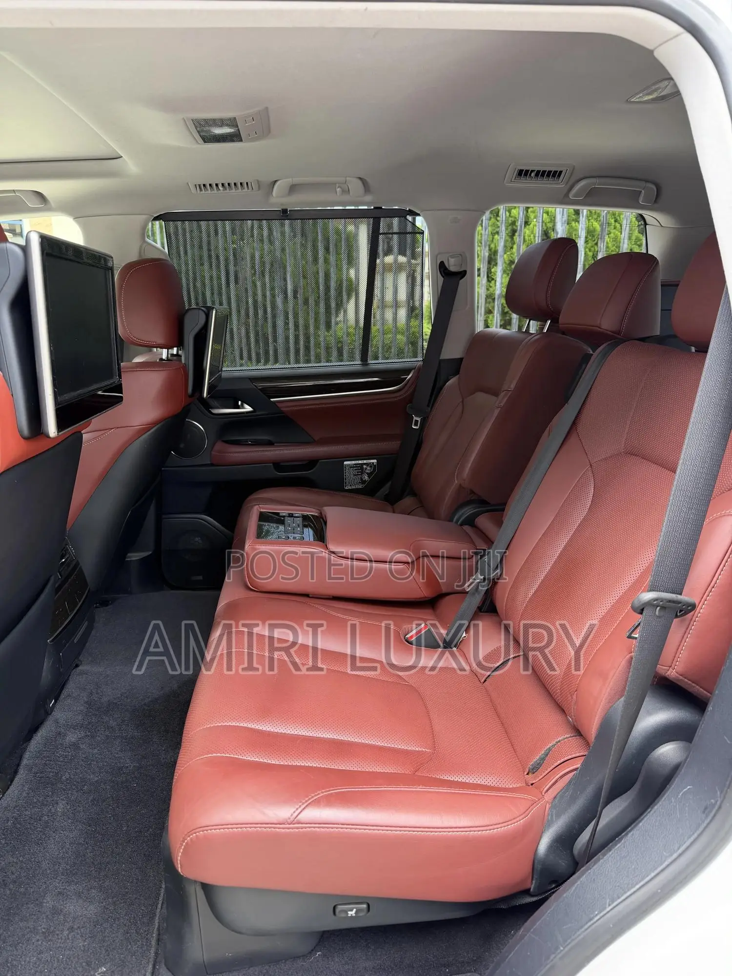 Lexus LX 570 AWD 2016 White