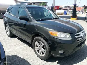Hyundai Santa Fe 2012 Gray