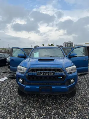 Toyota Tacoma 2017 Blue