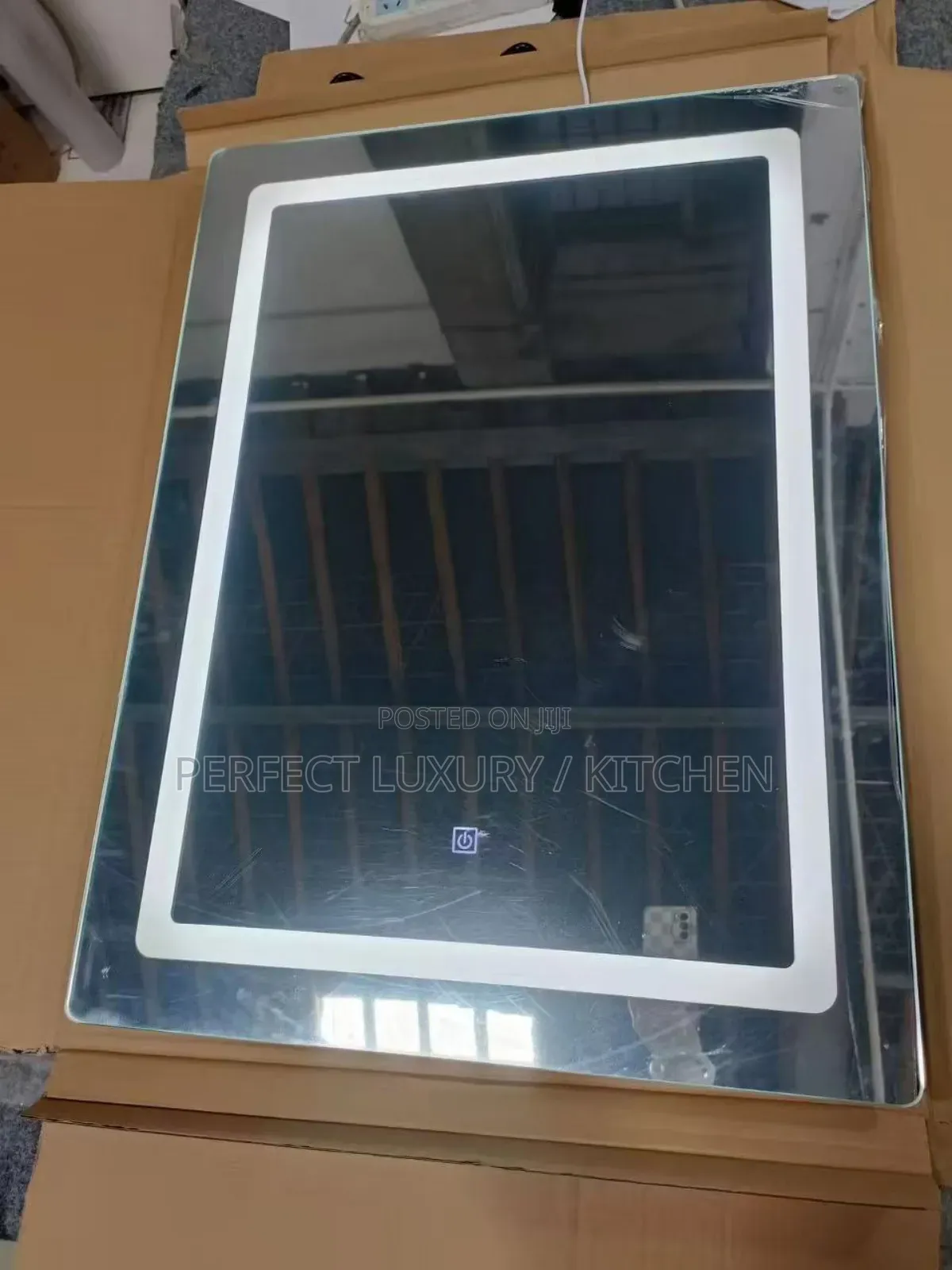 Frameless 80x60cm 3 Colored Led Lights Mirror