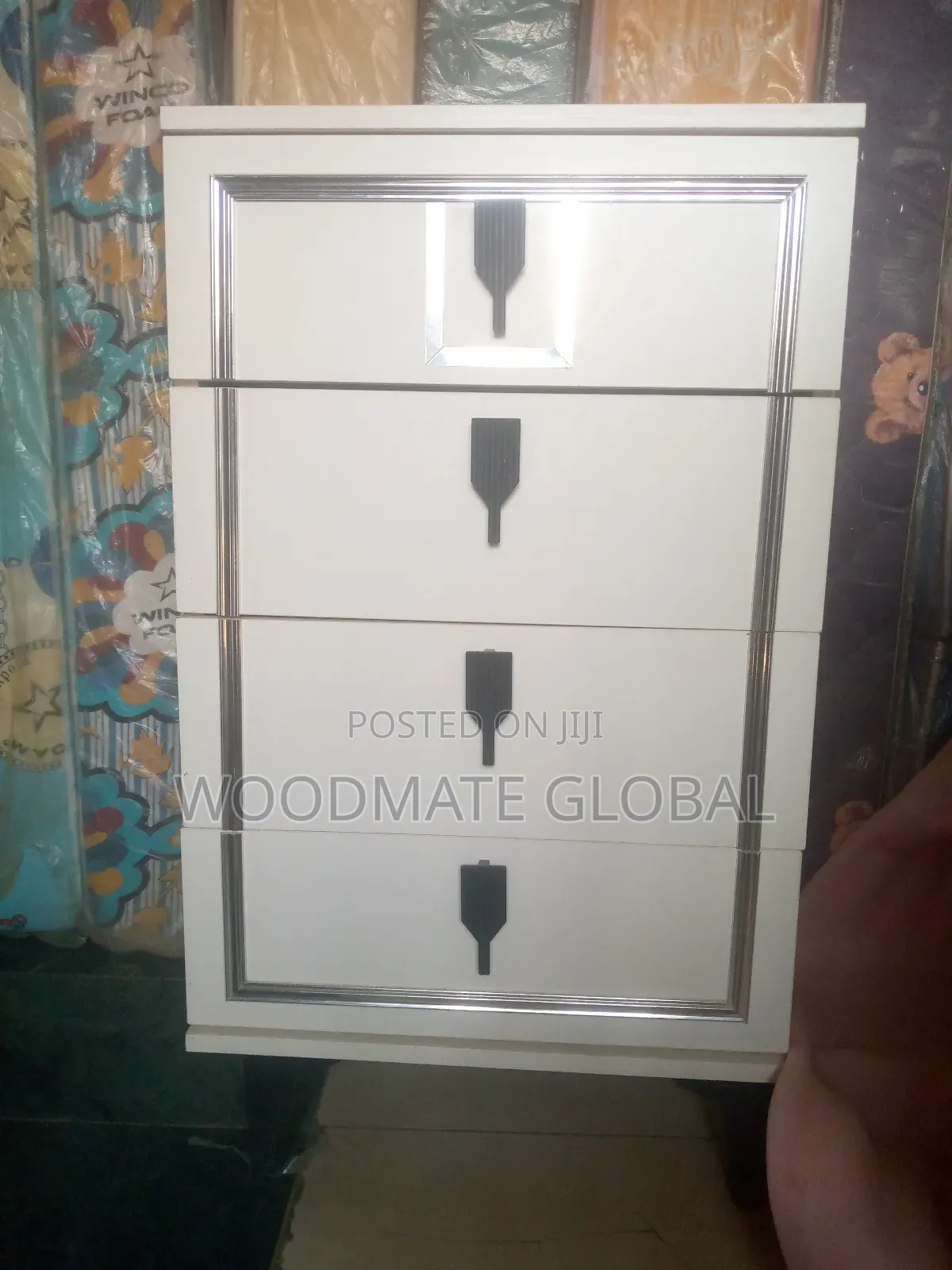 Make Up Cabinet