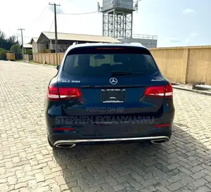 Mercedes-Benz GLC-Class 2017 Blue