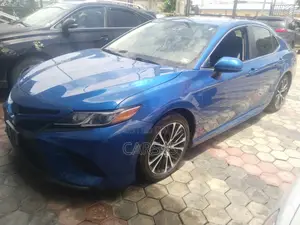 Toyota Camry 2019 Blue