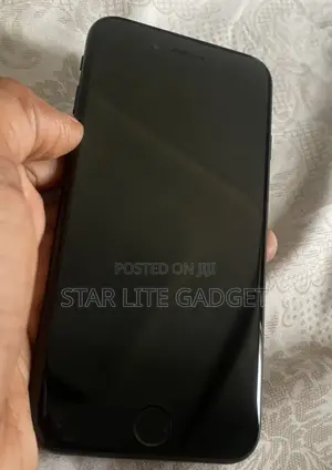 Apple iPhone SE (2020) 64 GB Black