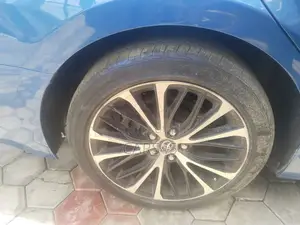 Toyota Camry 2019 Blue