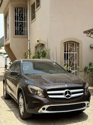 Mercedes-Benz GLA 250 2016 Brown