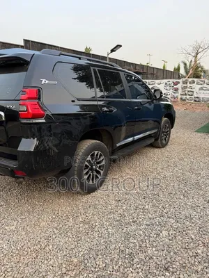 Toyota Land Cruiser Prado 4.0 Petrol TX-L 2016 Black
