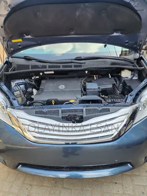 Toyota Sienna 2014 Blue