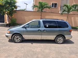 Toyota Sienna XLE 2002 Green