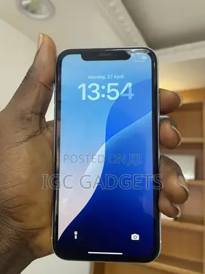Apple iPhone XR 64 GB White