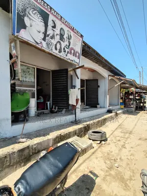 Shop To Let On A Major Street In Igbojia-shapati