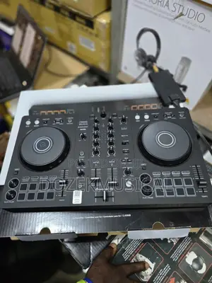Pioneer DDJ-Flx4 Controller
