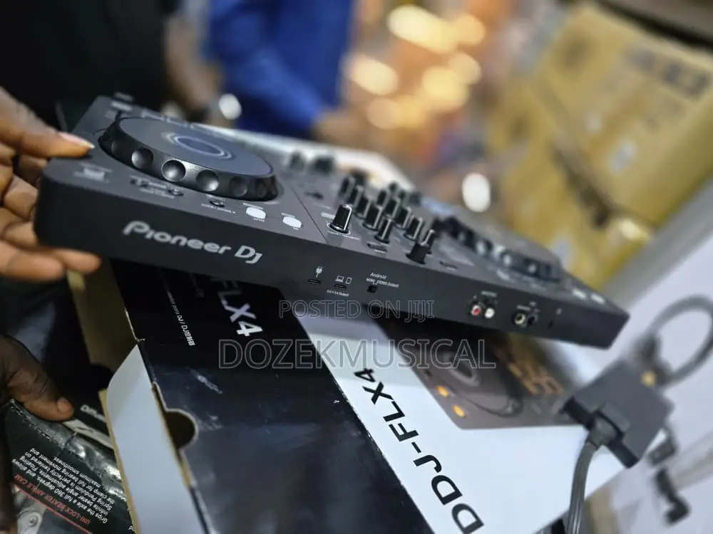 Pioneer DDJ-Flx4 Controller