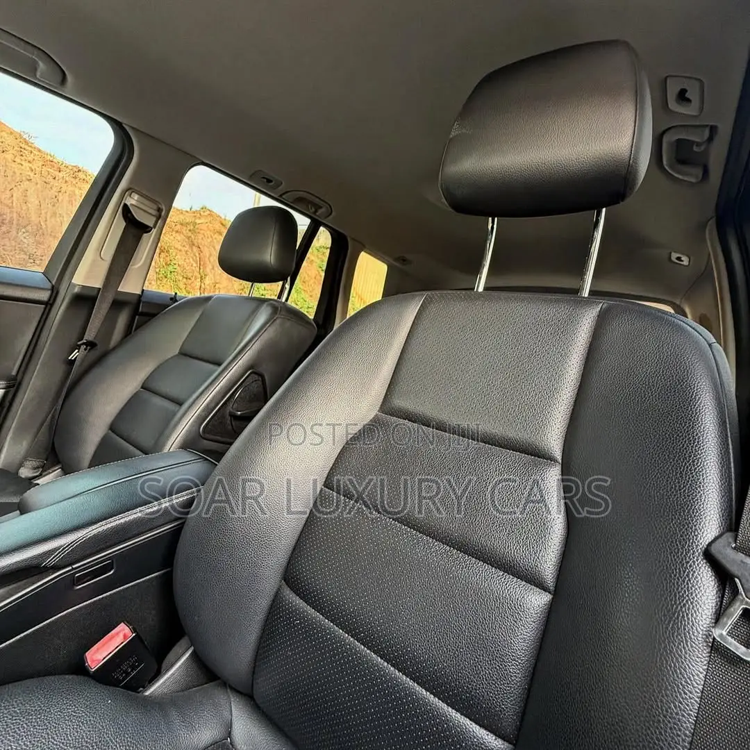 Mercedes-Benz GLK-Class 350 2014 Black