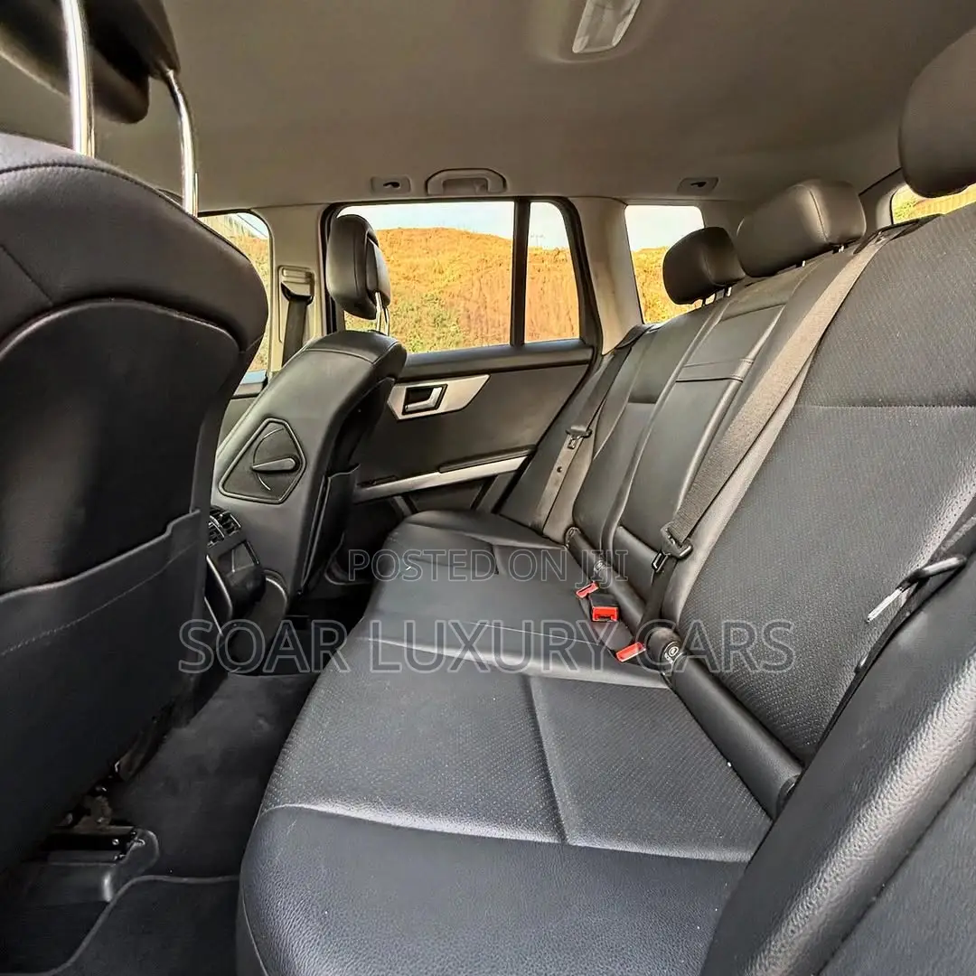 Mercedes-Benz GLK-Class 350 2014 Black