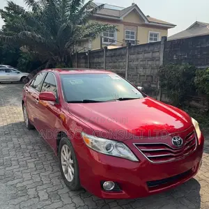 Toyota Camry XLE 4dr Sedan (2.5L 4cyl 6AM) 2010 Red