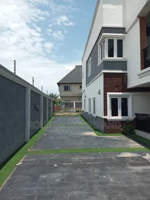 6bdrm Duplex in Estate, Magodo Isheri for sale