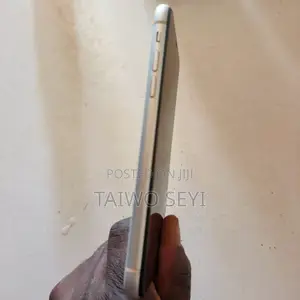 Apple iPhone XR 64 GB White