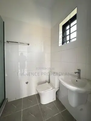 3bdrm Apartment In Lekki Phase 2 For Sale