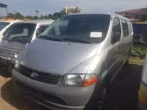 Toyota HiAce 2003 Silver