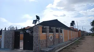 4bdrm Bungalow in Akuru Hassan Block for sale