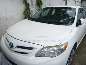 Toyota Corolla LE 4dr Sedan (1.8L 4cyl 4A) 2012 White