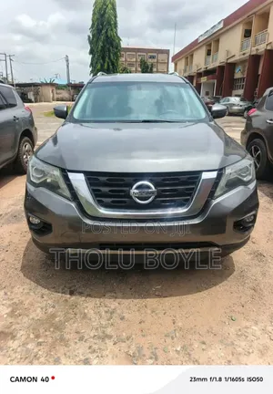 Nissan Pathfinder SV 4dr 4x4 (3.5L 6cyl) 2017 Gray