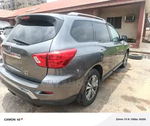 Nissan Pathfinder SV 4dr 4x4 (3.5L 6cyl) 2017 Gray