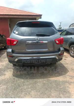 Nissan Pathfinder SV 4dr 4x4 (3.5L 6cyl) 2017 Gray