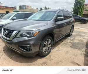 Nissan Pathfinder SV 4dr 4x4 (3.5L 6cyl) 2017 Gray