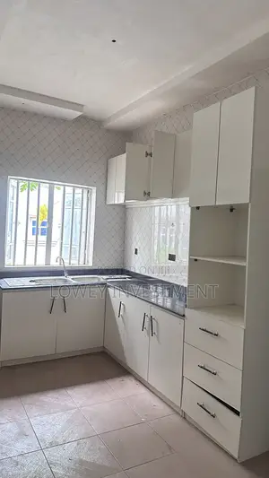3bdrm Bungalow in Lowey, Shimawa for sale