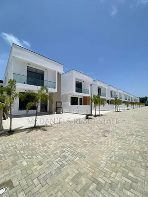 4bdrm Duplex in Ilaje / Lekki for sale
