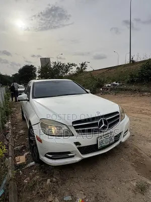 Mercedes-Benz C300 Luxury Sedan AWD (3.0L 6cyl 7A) 2008 White