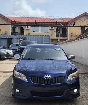 Toyota Camry SE 4dr Sedan (2.5L 4cyl 6A) 2011 Blue