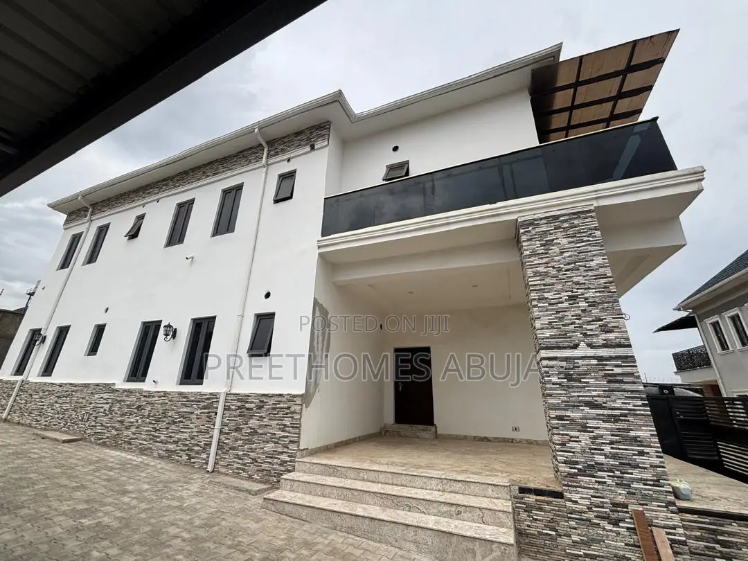 5 Bedrooms Fully Detached Duplex for Sale