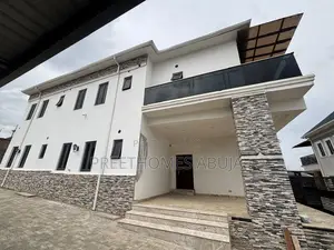 5 Bedrooms Fully Detached Duplex for Sale