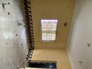 3bdrm Block of Flats in Farm Road 2, Eliozu for rent