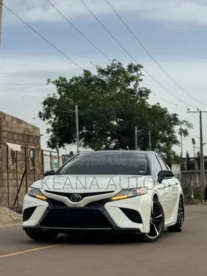 Toyota Camry XSE V6 (3.5L V6 8A) 2019 White